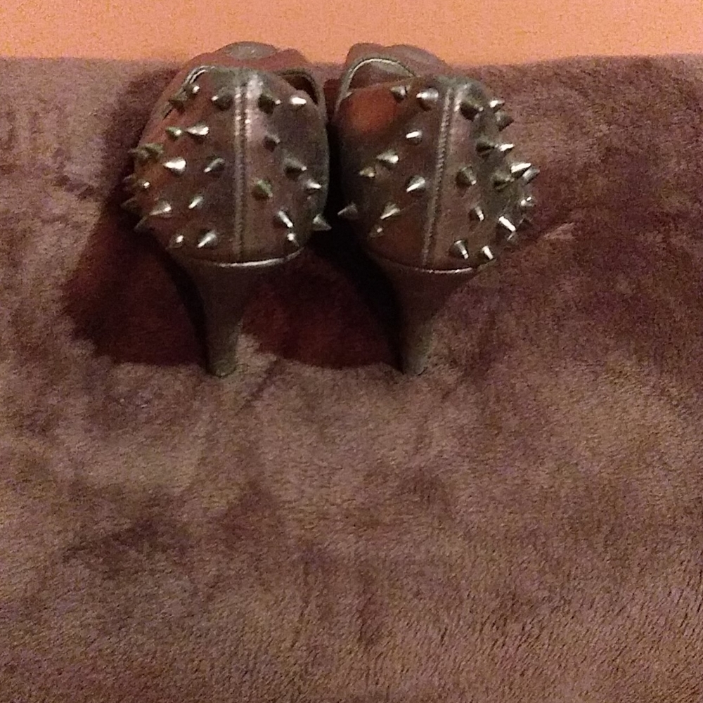 Fergalicous Pumps - Picture 2 of 4